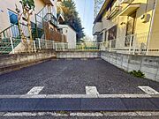 駐車場があるため、お車を保有しているご家庭も安心です。