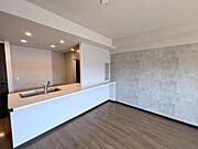 キッチンからLDを見渡すことができる間取りのため、お子様がいらっしゃるご家庭におすすめです。