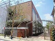 豊島区立巣鴨北中学校まで約256m