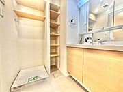 外出前、就寝前など、毎日使用する洗面スペース。ご家族に合った仕様かどうか、お確かめください。