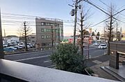 仕事や家事の合間の休憩に、外の景色を眺めればリフレッシュにもなりそうです。
