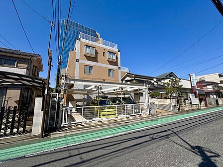 現地にて、住まいの実際の日当たりや、周辺の街並み・交通量などをご体感くださいませ。