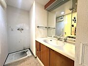洗面室の収納量や洗面台の仕様など、写真では判らないことはお気軽にお尋ねください。
