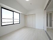 様々なテイストのインテリアと相性の良い、シンプルな内装です。お好みのお部屋作りが楽しめます。