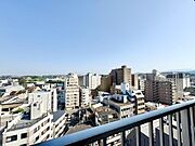 最上階のため外からの視線が入りにくく、プライベート空間を確保できます。