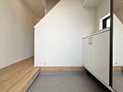 住まいの顏となる玄関。お気に入りの小物や写真を飾ることで、さわやかな気持ちで外出できそうです。