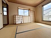 和室はお子さまの遊び場や家事室、お昼寝など多目的に活用可能です。こちらはリフォーム前の写真です。