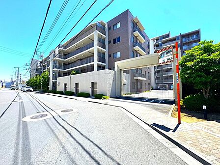 内装リフォーム実施済のきれいな住まいです。水回り設備も新調され、新生活を気持ち良くスタートできます。