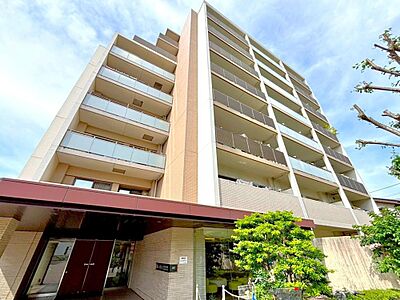 外観:「ルネ花小金井」RC造8階建てマンション、2階部分の住戸。西武新宿線「花小金井」駅まで徒歩16分。スーパーやコンビニなどの商業施設が徒歩10分圏内に揃う、便利な住環境です◎ 外観:「ルネ花小金井」RC造8階建てマンション、2階部分の住戸。西武新宿線「花小金井」駅まで徒歩16分。スーパーやコンビニなどの商業施設が徒歩10分圏内に揃う、便利な住環境です◎