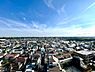 バルコニー：目の前の視界を遮る大きな建物はなく、開けた景色が楽しむことができます。