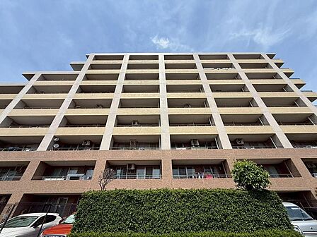 幅広い世代の方が暮らしやすい、豊かな自然とほどよい利便を享受する住環境です。