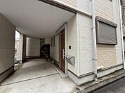 駐車場があります。電車だけでなくお車も利用でき、休日のお出かけの幅が広がりそうです。