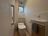 トイレ：使用後すぐに手を洗うことができ、衛生的なトイレです。