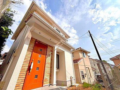 外観：新しい生活をスタートさせたい時期に合わせて、住まい探しをお手伝いいたします。