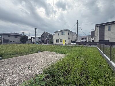 外観:周辺は、低層住宅が建ち並ぶ閑静な住宅街です。落ち着いた暮らしが叶います。 外観:周辺は、低層住宅が建ち並ぶ閑静な住宅街です。落ち着いた暮らしが叶います。