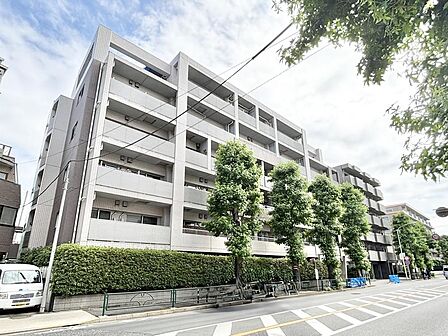 快適に暮らせるよう、工夫された住まいです。ご家族皆様揃って、ぜひご見学ください。