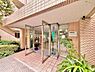 エントランス：住戸内はもちろん、共用部や周辺の街並みなども併せてご見学いただけます。
