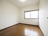 寝室：テレワークなどの作業部屋や家事室、子供部屋としても便利なお部屋です。
