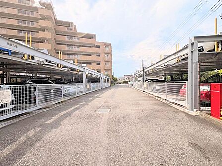 駐車場はマンション敷地内にございます。※最新の空き状況等、詳細につきましてはお問い合わせください。
