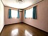 寝室：テレワークなどの作業部屋や家事室、子供部屋としても便利なお部屋です。※バーチャル加工を施しています。