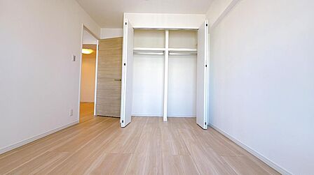 様々なテイストのインテリアと相性の良い、シンプルな内装です。お好みのお部屋作りが楽しめます。