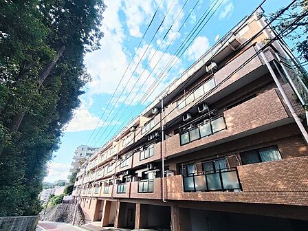 周辺の買い物施設、教育施設などの情報もご案内させていただきます。