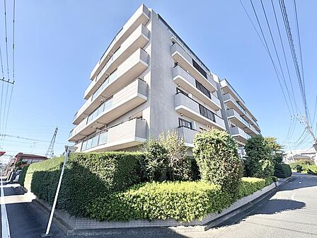 JR南武線「西国立」駅まで徒歩11分の立地。駅まで軽快にアクセスできます。