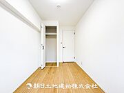 【居室】趣味・感性で個性的に飾って頂けるようシンプルに仕上げてあります。