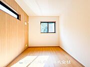 【居室】爽やかな空間演出とセンス良く纏められた室内は素敵な寛ぎ空間です。
