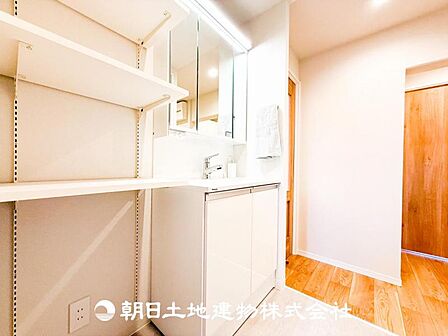 【洗面化粧台】慌ただしい1日が始まり、充実した1日の終わりを締めくくる洗面所。