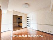【リビング】大切なご家族、招いた友人と過ごすひと時を溢れる光が優しく包み込む空間。