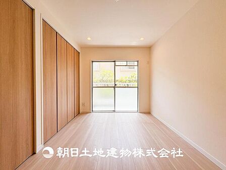 【居室】一人で過ごす空間は音楽を聴いたり読書をしたりと趣味を楽しめる空間です。