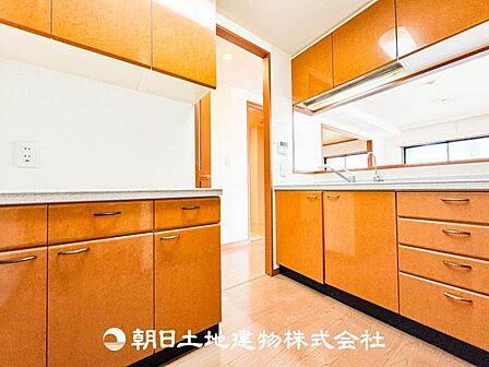 【キッチン】毎日使う場所だからこそ、ストレスなく使えて、スムーズな家事ができる空間になっております。
