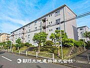 大切なご家族、招いた友人と過ごすひと時を溢れる光が優しく包み込む空間。