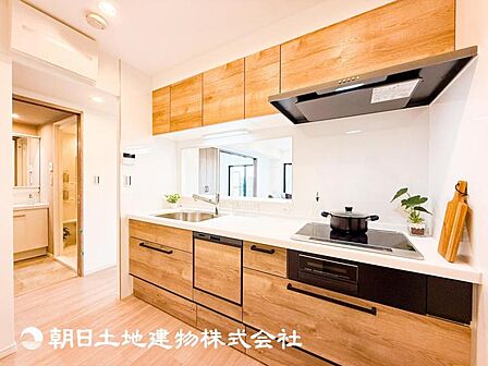 【キッチン】毎日使う場所だからこそ、ストレスなく使えて、スムーズな家事ができる空間になっております。