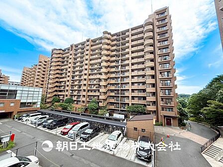 【外観写真】表現された空間はたくさんの光を浴び、風を感じ、暮らしの時間を豊かにしてくれます。