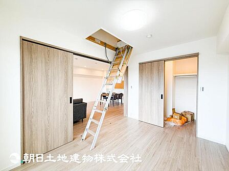 【居室】趣味・感性で個性的に飾って頂けるようシンプルに仕上げてあります。