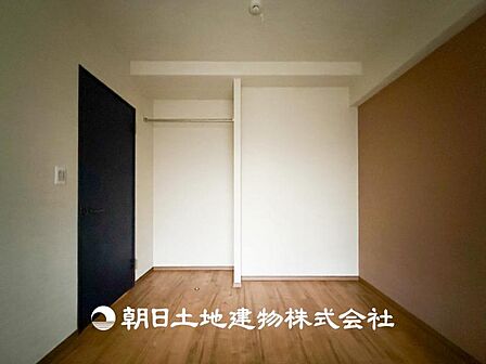 【居室】一人で過ごす空間は音楽を聴いたり読書をしたりと趣味を楽しめる空間です。