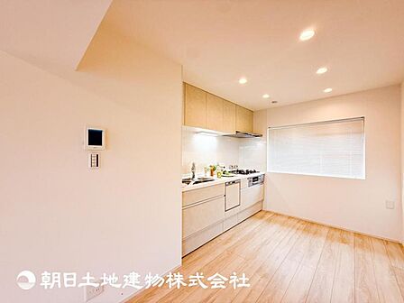 【リビング】お友達を呼んでお茶をしたり、一緒に料理を楽しみながら楽しい時間を過ごしましょう。