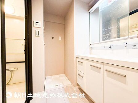 【洗面化粧台】慌ただしい1日が始まり、充実した1日の終わりを締めくくる洗面所。