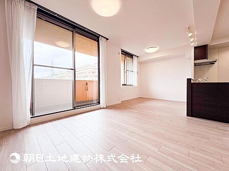 【リビング】リビングで家族との時間、自分の時間を大切にできる空間を作りました。