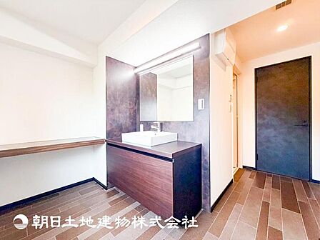 【洗面化粧台】慌ただしい1日が始まり、充実した1日の終わりを締めくくる洗面所。