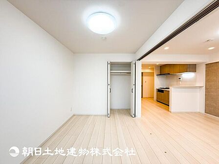趣味・感性で個性的に飾って頂けるようシンプルに仕上げてあります。