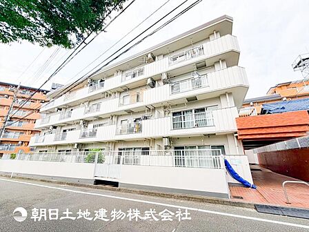 大切な人とともに、心穏やかに過ごすひとときになるリビング。