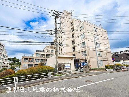 1日の疲れを癒すバスタイム。心地よいリラックスを叶える独立した美しい空間です。