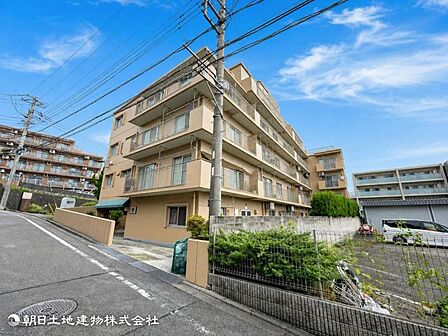 【外観写真】表現された空間はたくさんの光を浴び、風を感じ、暮らしの時間を豊かにしてくれます。