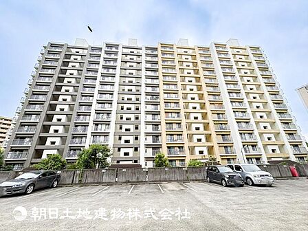 大切なご家族、招いた友人と過ごすひと時を溢れる光が優しく包み込む空間。