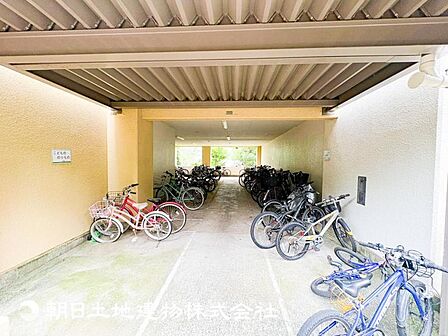 趣味・感性で個性的に飾って頂けるようシンプルに仕上げてあります。