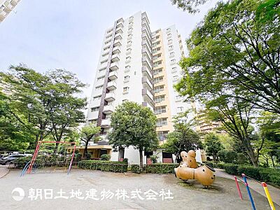 外観:【外観写真】表現された空間はたくさんの光を浴び、風を感じ、暮らしの時間を豊かにしてくれます。 外観:【外観写真】表現された空間はたくさんの光を浴び、風を感じ、暮らしの時間を豊かにしてくれます。