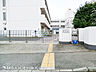 周辺：【義務教育学校霧が丘学園】1000ｍ　緑豊かで周辺が開けた明るい立地と新しく整備された校舎が魅力です。小中一貫のため生活習慣が安定しやすく、学習面も手厚く安心の教育環境です。